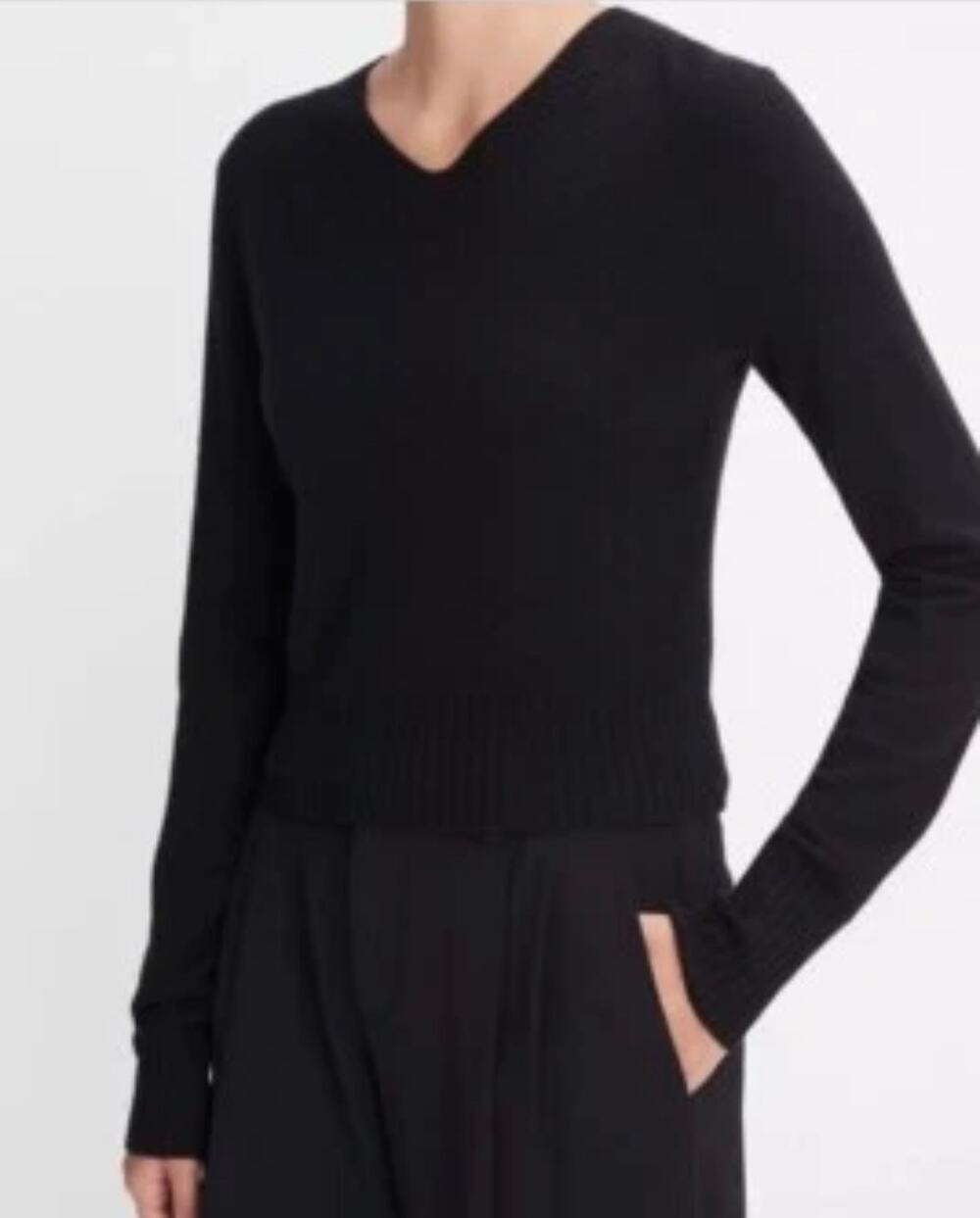 Vince Women's Wool-Blend V-Neck Sweater - Medium